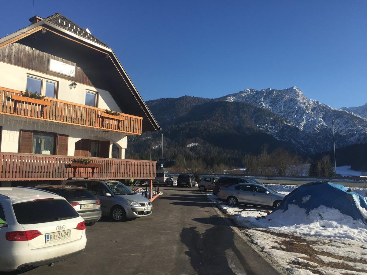 Отель Gostisce Uh- Planica Ратече Экстерьер фото